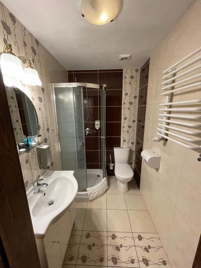 Osielsko Hotel Tyrol I Restauracja Zycie Gruzji المظهر الخارجي الصورة