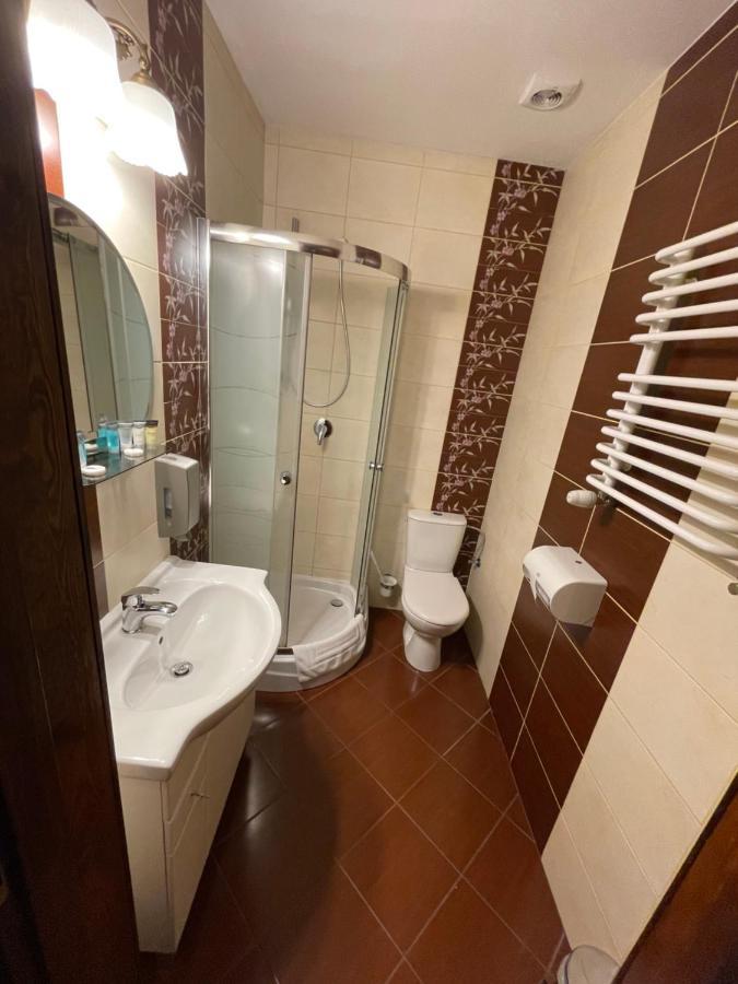 Osielsko Hotel Tyrol I Restauracja Zycie Gruzji المظهر الخارجي الصورة