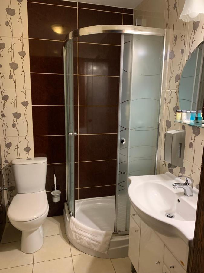 Osielsko Hotel Tyrol I Restauracja Zycie Gruzji المظهر الخارجي الصورة